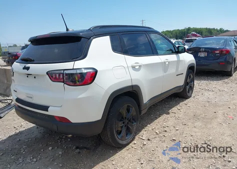 2021 Jeep Compass Altitude 4X4 z USA, uszkodzony, nr VIN 3C4NJDBB7MT593308